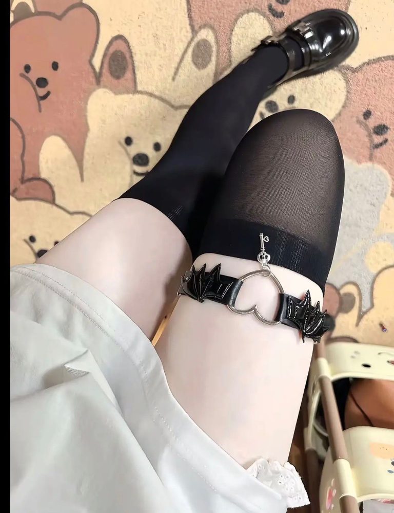 喏，送你了，拿去当屏保吧