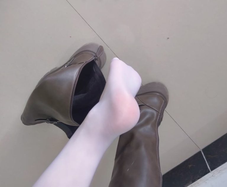 依旧白丝