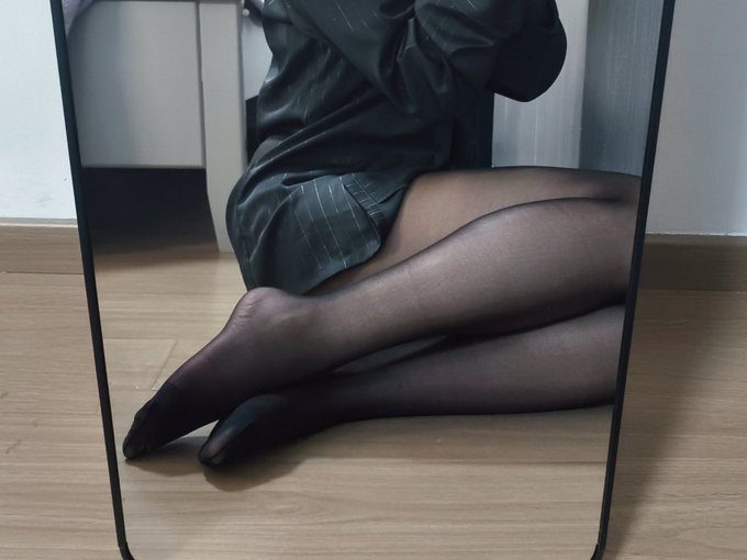 冷知识，女孩子的脚是香的
