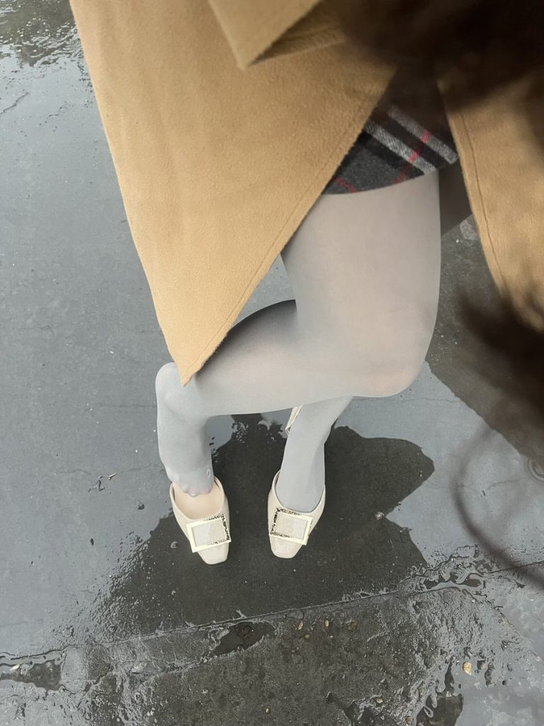 雨天袜子怎么脏了