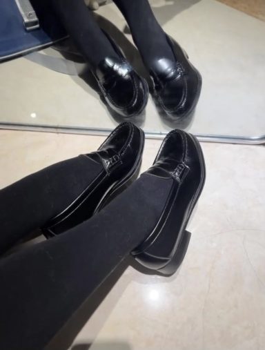对我脚脚要有礼貌