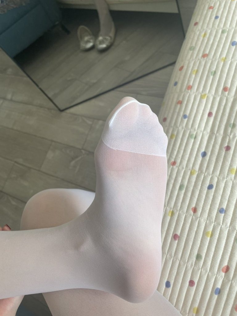 偶尔试试白丝也还是不错的
