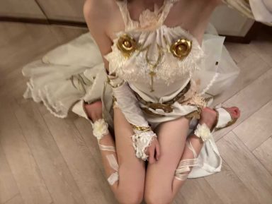 我害怕女孩子的脚 尤其是那种粉粉嫩嫩的 光滑无死皮无褶皱 脚趾修长 能看出来一点点血管的 那种我看到就害怕的要命 千万别发我